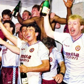 Camisola retro Aston Villa 1988 Away