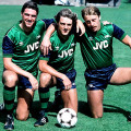 Paul Vaessen, John Devine et John Hawley Camisola Retro Arsenal 1982 verde